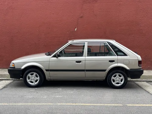 Mazda 323 1.3 Hs
