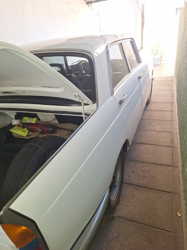 Peugeot 404