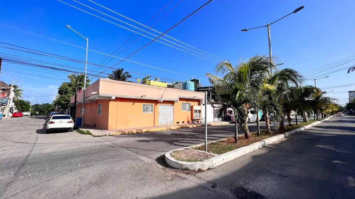 Propiedad En Esquina Y Sobre Avenida 10 En Venta Cuenta Con