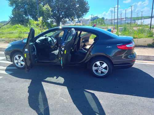 Renault Fluence 2.0 Dynamique Hi-flex 4p