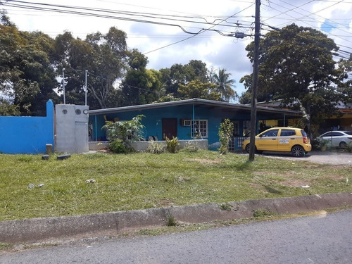 Casa Grande 4r / 3b /2p - A 200m De Estación Del Metro Nuevo Arraijan | Terreno De 1,400m2