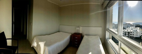 Apartamento En Alquiler Por Temporada De 3 Dormitorios En Playa Mansa