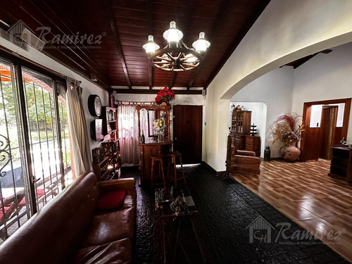 Casa Quinta 2 Propiedades Pileta, Lote 4500 M2, Ideal Inversor - Ituzaingo Norte