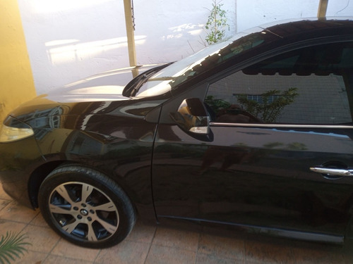 Imagem 2 de 11 de Renault Fluence 2013 2.0 Privilège X-tronic Hi-flex 4p
