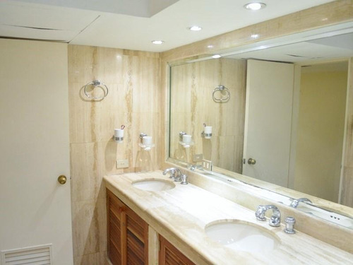 Imagen 21 de 26 de Leal Pérez Vende Penthouse Duplex En El Parral, Res Gilma