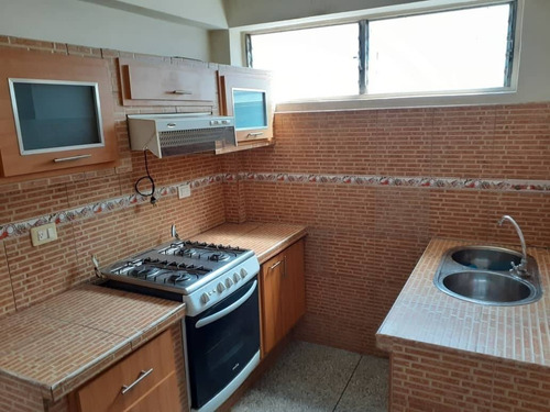 Imagen 8 de 17 de Av San Juan Vianney Resd Los Mangos Al Lado Delcolegio Fe Y Alegria Cod 135633 Vende Yackeline Tovar 04145831984