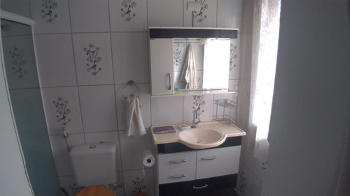 Excelente Sobrado Em Bairro Tranquilo, Perto Do Centro. Rua Sem Saída, Terreno Com 2 Frentes. Estuda-se Permuta.