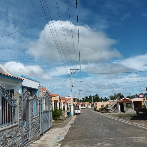 Imagen 9 de 11 de Se Vende Solar Super Económicos Mas Barato De Ahí No Lo Hay En El Residencial Privado En Villa Mella