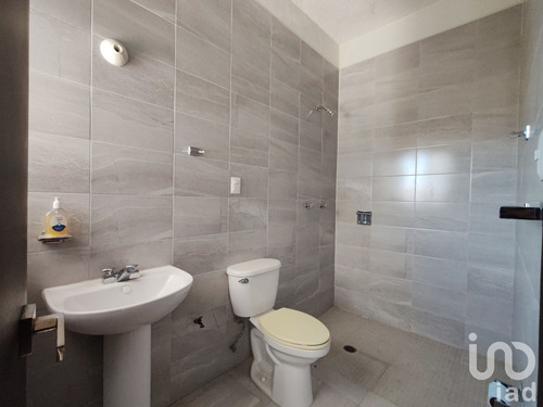 Venta Casa 5 Ambientes Ricardo Flores Magón