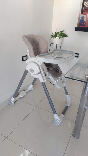 Silla De Comer Carestino Luxury Gris Claro Reclinable Luxury Blanco (Usado)