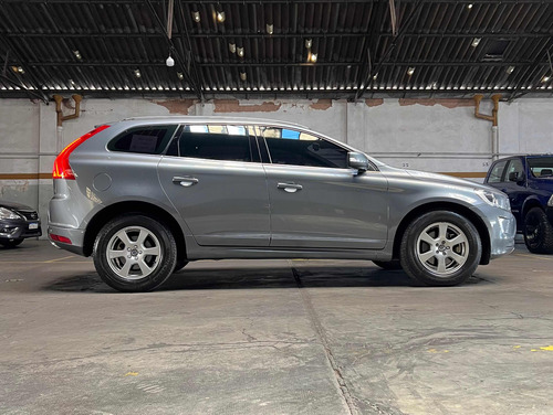 Volvo XC60 2.5 T5 Momentum