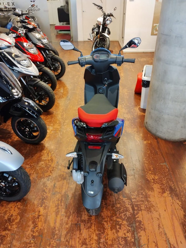 Imagen 12 de 17 de Nuevo Scooter Aprilia Sr 160 Azul Inyección Abs