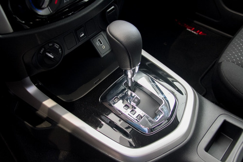 Imagem 12 de 14 de Nissan Frontier 2.3 Cd Turbo Attack Tdi Auto 4x4
