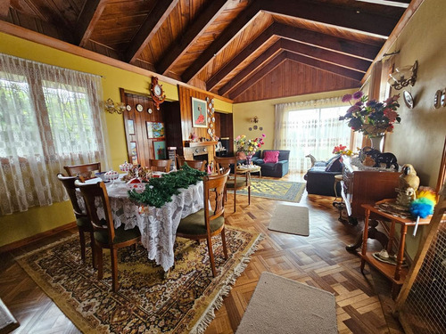 Casa En Venta De 6 Dorm. En El Quisco