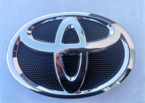Emblema Parrilla Toyota Corolla 2009 2011 2013 Original Nvo (Usado)