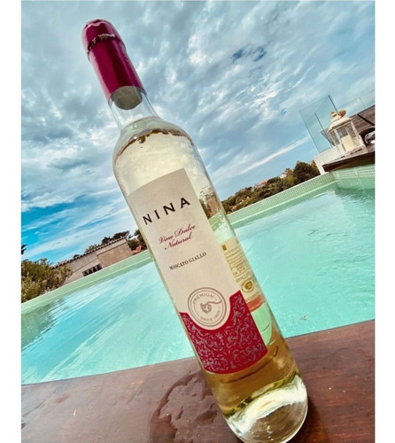 Imagen 4 de 10 de Vino Nina Dulce Natural Moscato Giallo 500ml. San Huberto