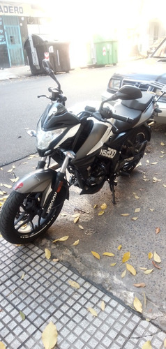 Rouser  Ns 200