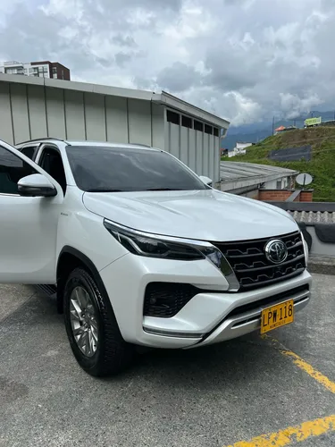 Toyota Fortuner 2.4 Diésel Srv 4X2