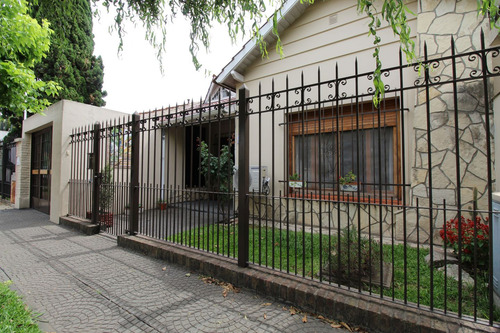Chalet 4 Ambientes Con Cocheras Cubiertas Lote 10 X 20