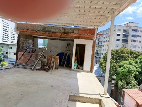 Se Alquila Edificio Comercial De 660 M2 En Santa Eduvigis