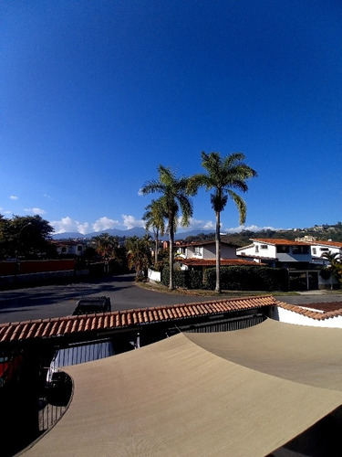Vendo Preciosa Casa Con Piscina En La Boyera. 510 M2