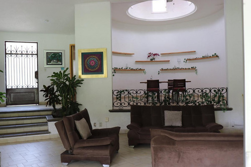 Imagen 8 de 15 de Venta De Casa En Cuernavaca, Exclusiva Zona, 7 Recamaras
