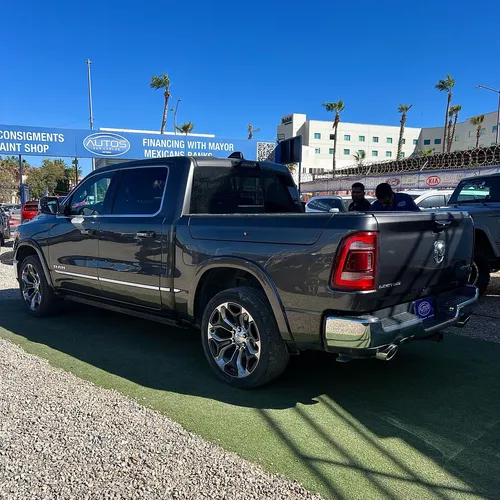 RAM Ram 1500 5.7 Hemi Limited 4X4 At