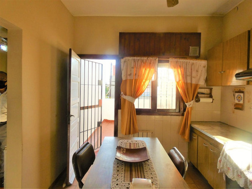 Imagen 22 de 30 de Venta En Block: Galpón + Dos Departamentos + Dos Locales