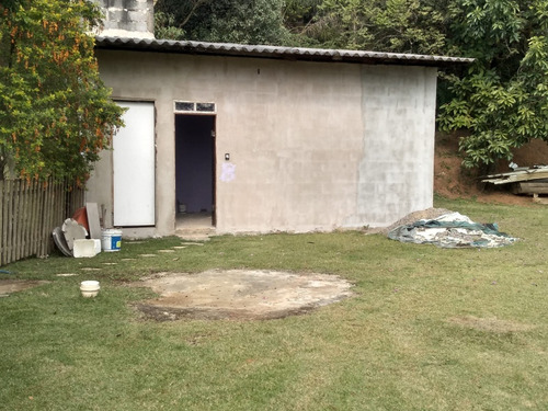Casa Com 3 Quarto Sendo Uma Suíte Sala Grande E Ampla Cnasce