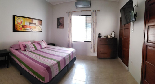 Altamira Excelente Ubicación Casa Con Anexos Independientes Espectacular Terreno 17 Puestos De Estacionamientos Amplio Jardín