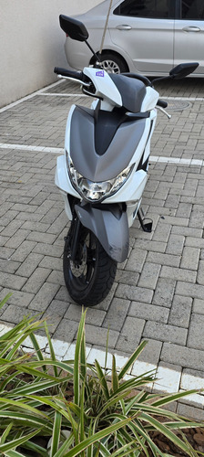 Yamaha Fluo 125 2024 Branca Com Pequenas Avarias.