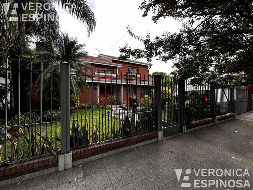 Casa En Venta 5 Ambientes, Morón