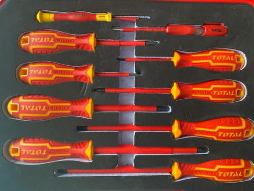 Juego Set Herramientas Aisladas 1000v 16pzs Thkith1601 Total