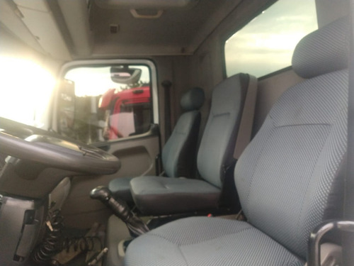 Imagem 6 de 9 de Vw Constellation 24-250 Truck