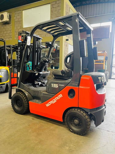 Imagen 3 de 16 de Autoelevador Toyota 2019 1.5tn Nafta