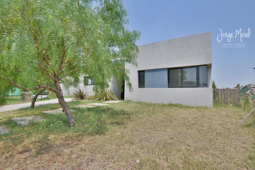 Casa Interno #0-100 - Pilar Del Este - San Ramiro - 528m2 #id 14128