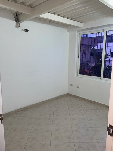 Town House Uso Comercial En Venta Lecheria Calle El Limon
