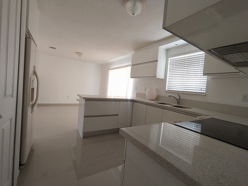 Imagen 7 de 15 de Moderno Town House Ubicado En La Terranova Porlamar Villas
