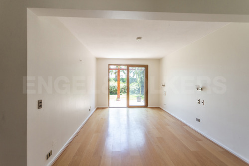 Casa En Venta - San Carlos De Apoquindo