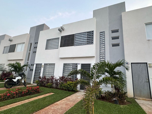 Casa En Renta Amueblada Y Equipada Con Club De Playa Privado