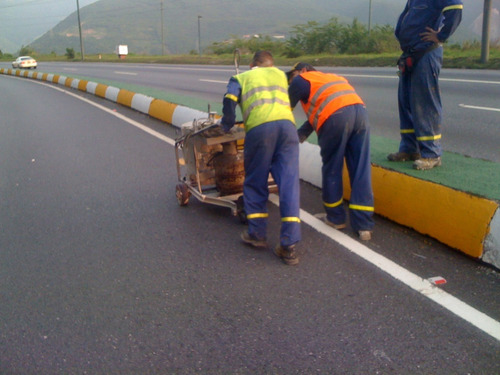 Demarcacion Y Señalización Vial 