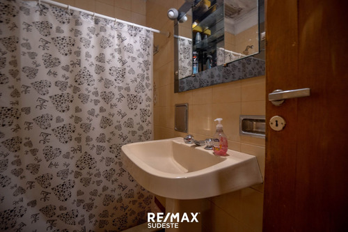 Imagen 8 de 20 de Venta Casa Mas Local Sobre Gran Lote Brcikman 1300