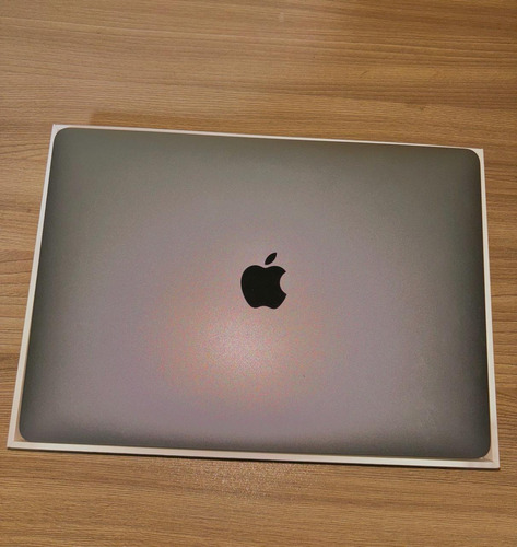 Macbook Air 13  256gb _ Incl. Cargador Y Adaptador Original