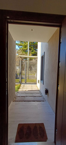 Venta Casa 4 Ambientes Villa Luzuriaga- Permuta !!