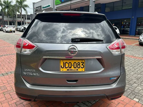 Nissan X-trail 2.5 Advance 4x2 At
