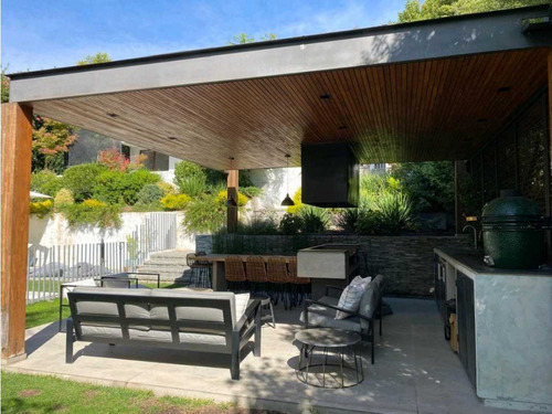 Casa En Lo Barnechea/ Camino Real En Condominio