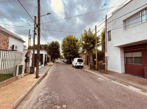Dúplex En Venta - 2 Dormitorios 2 Baños - Cochera - 145mts2 - Ringuelet