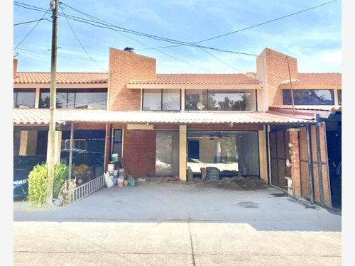 Imagen 1 de 10 de Casa Sola En Venta Portones Del Moral
