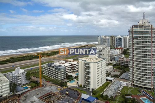 Departamento En Venta, Torre Nueva En Playa Brava. Wind Tower. 