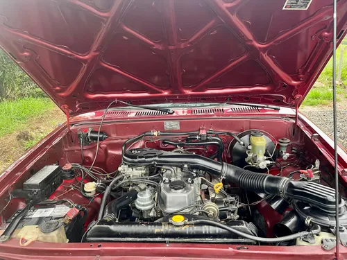 Toyota Hilux 2.4l 117 hp 4x2